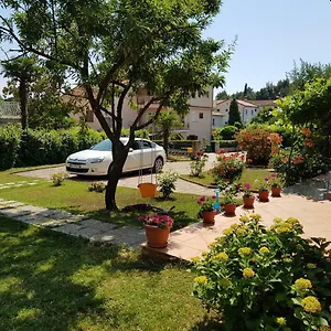 https://studio-apartment-rafael.in-istria.net